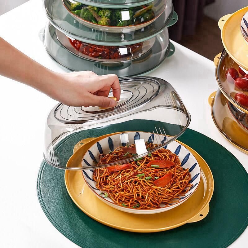 Plastic tray with cover